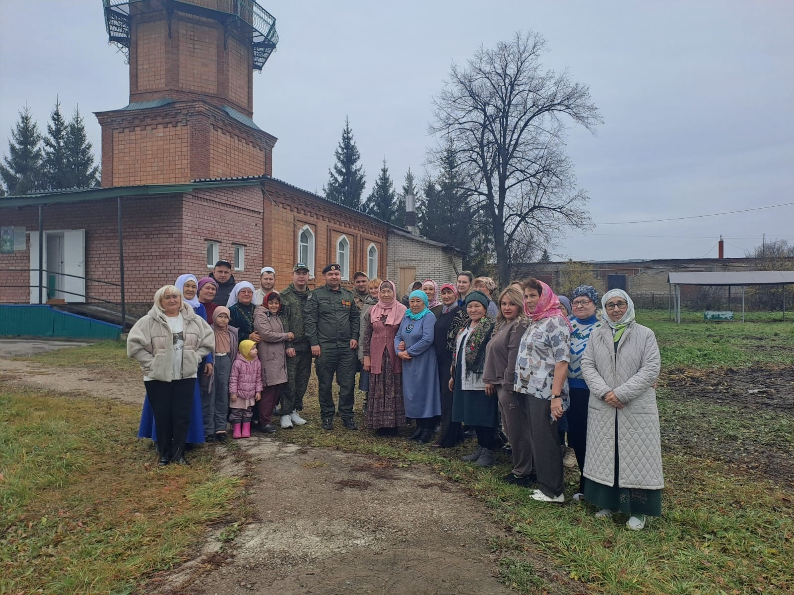 "Көмөш" ирекмәндәрҙән өлгө алырға була