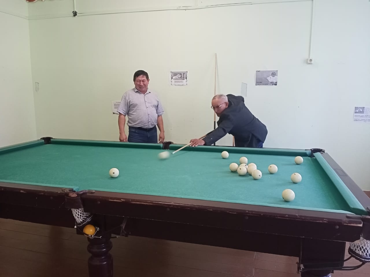 Бильярд ярышы күңел күтәренкелеге менән тамамланды