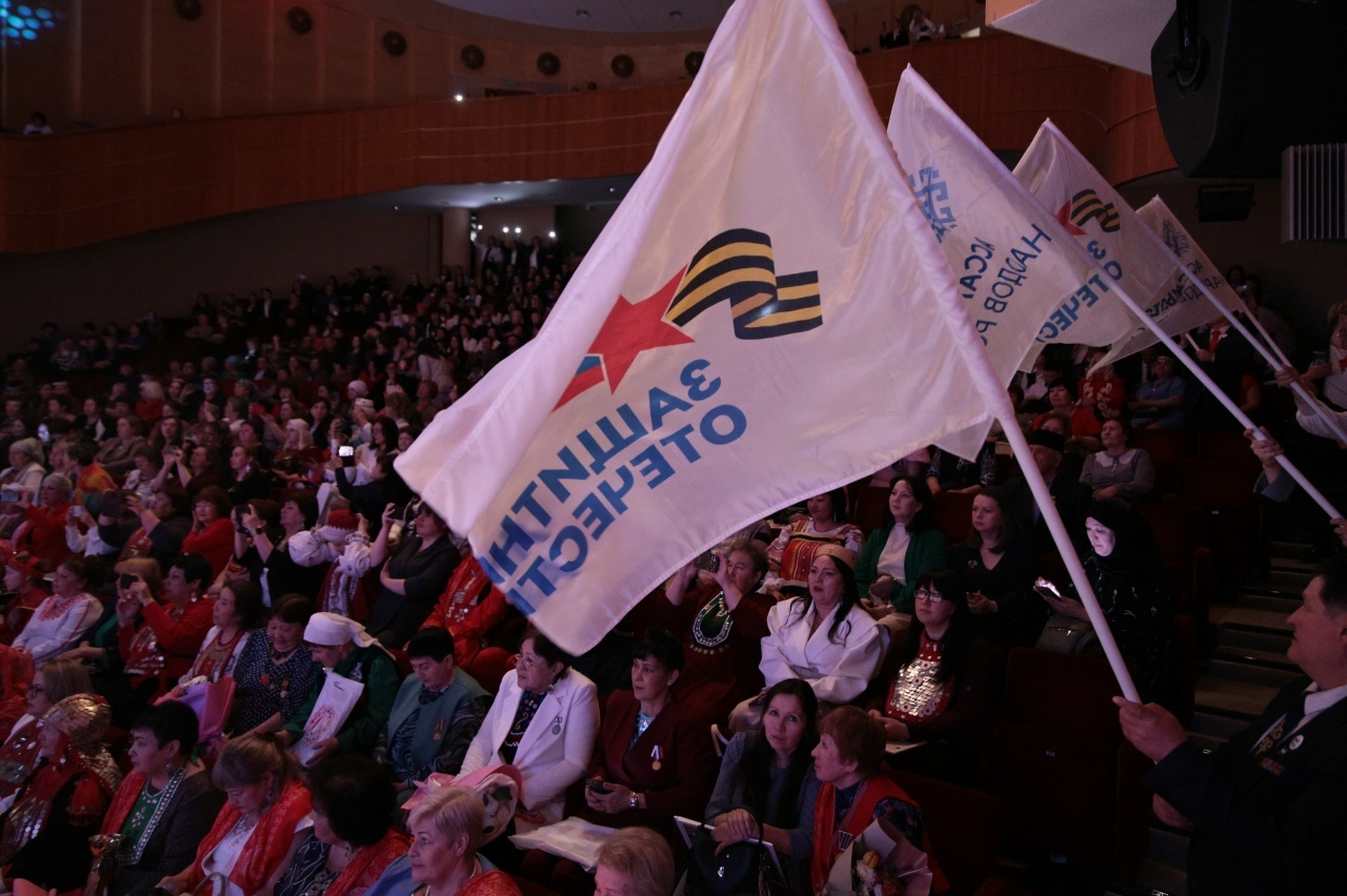 Миңзилә Лоҡманова “Ҡатын-ҡыҙ – милләт әсәһе” миҙалы менән бүләкләнде