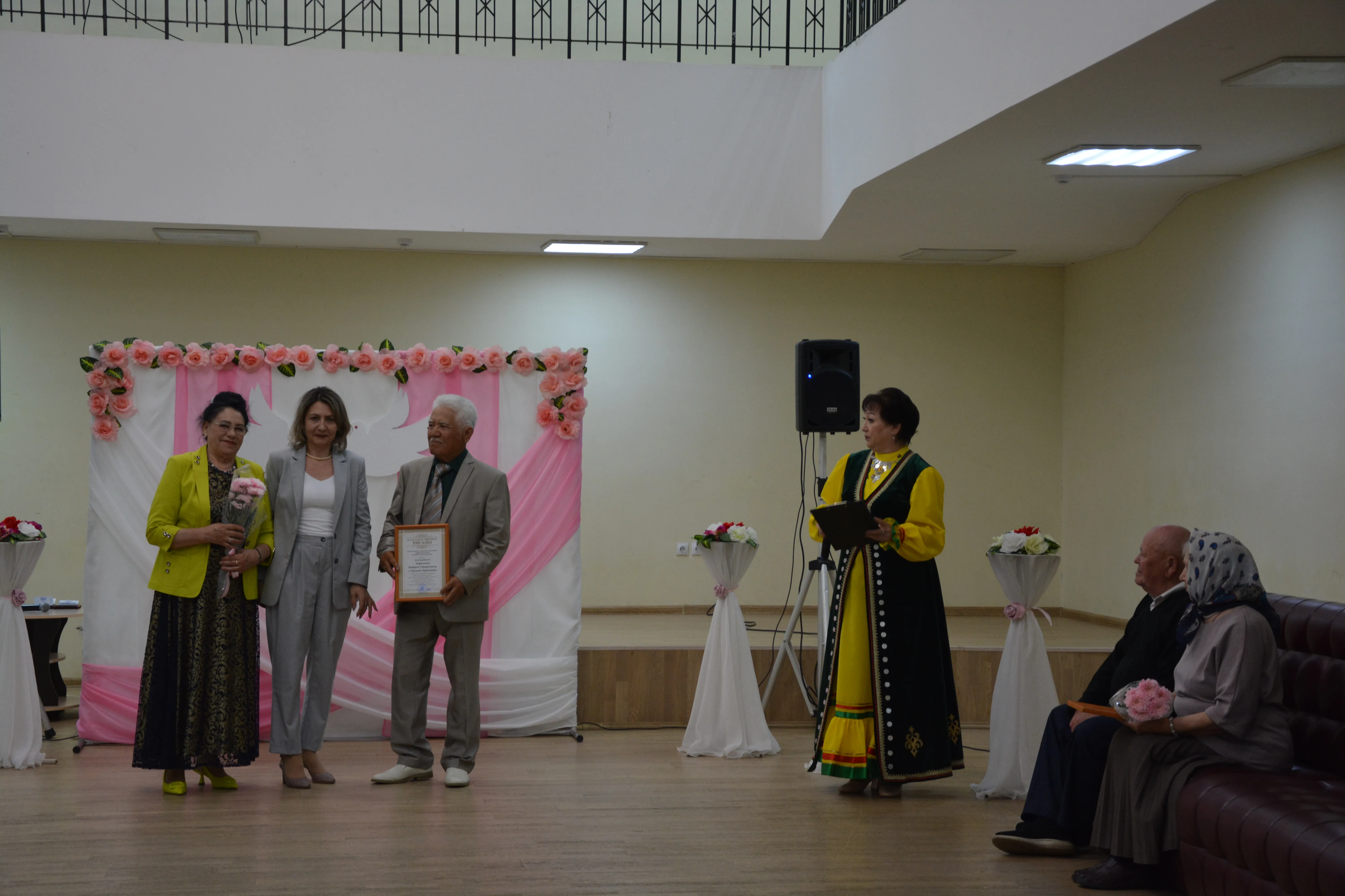 Киләсәктең нигеҙе - ғаиләлә