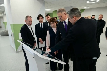 Өфөлә 2200 урынлыҡ Волга буйы федераль округындағы иң ҙур мәктәп асылды