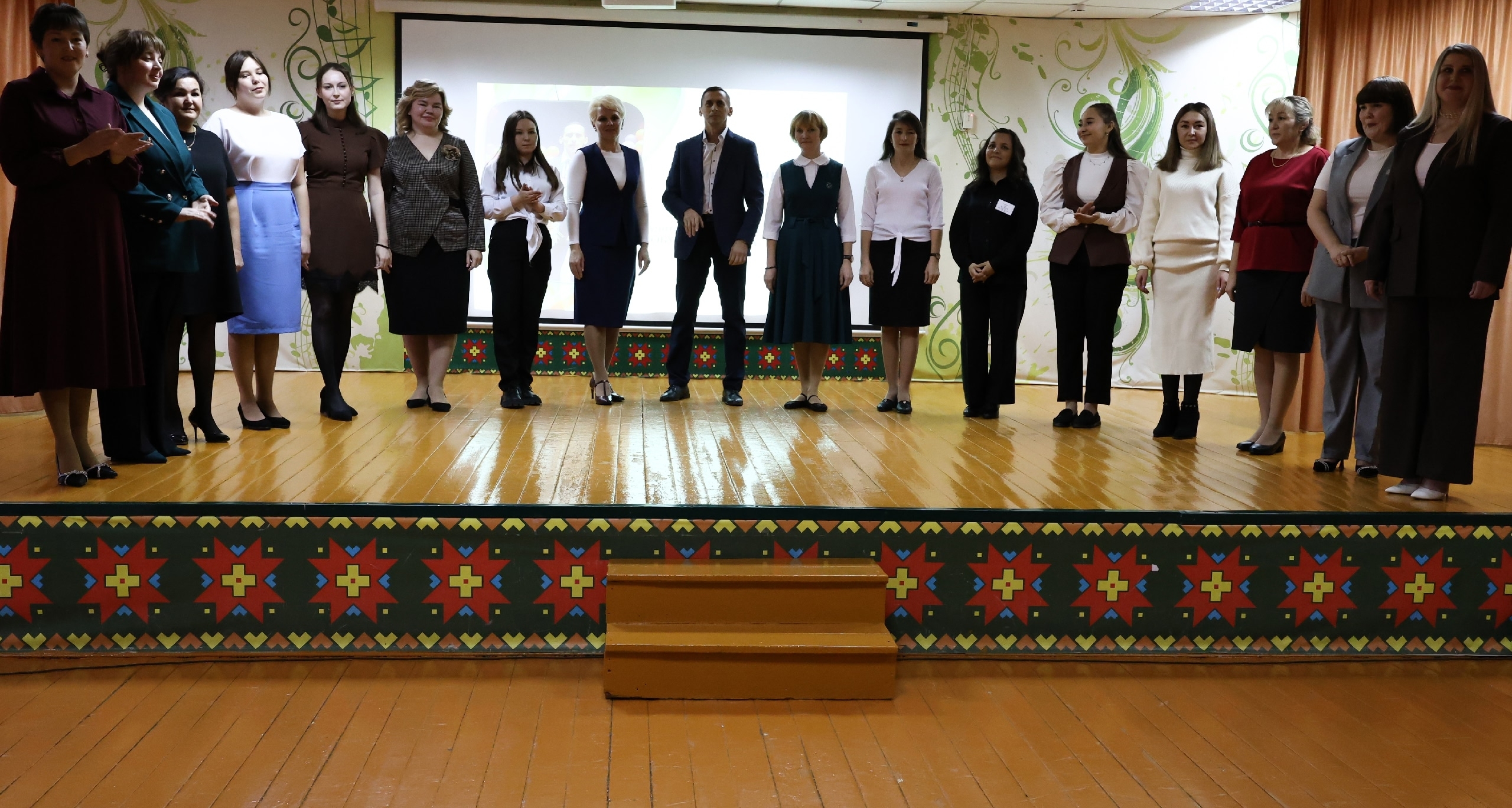 Районыбыҙҙа “Йыл уҡытыусыһы–2026” һәм “Йыл тәрбиәсеһе” конкурсына старт бирелде