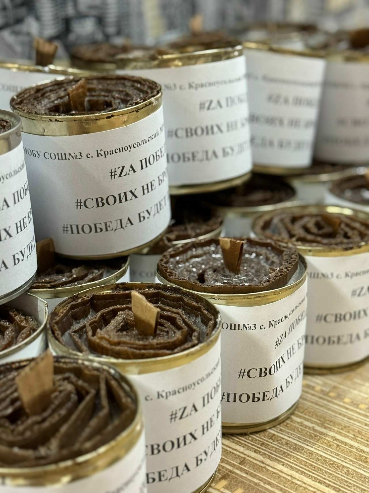 Красноусолдағы 3-сө мәктәп уҡыусылары окоп шәмдәре әҙерләне