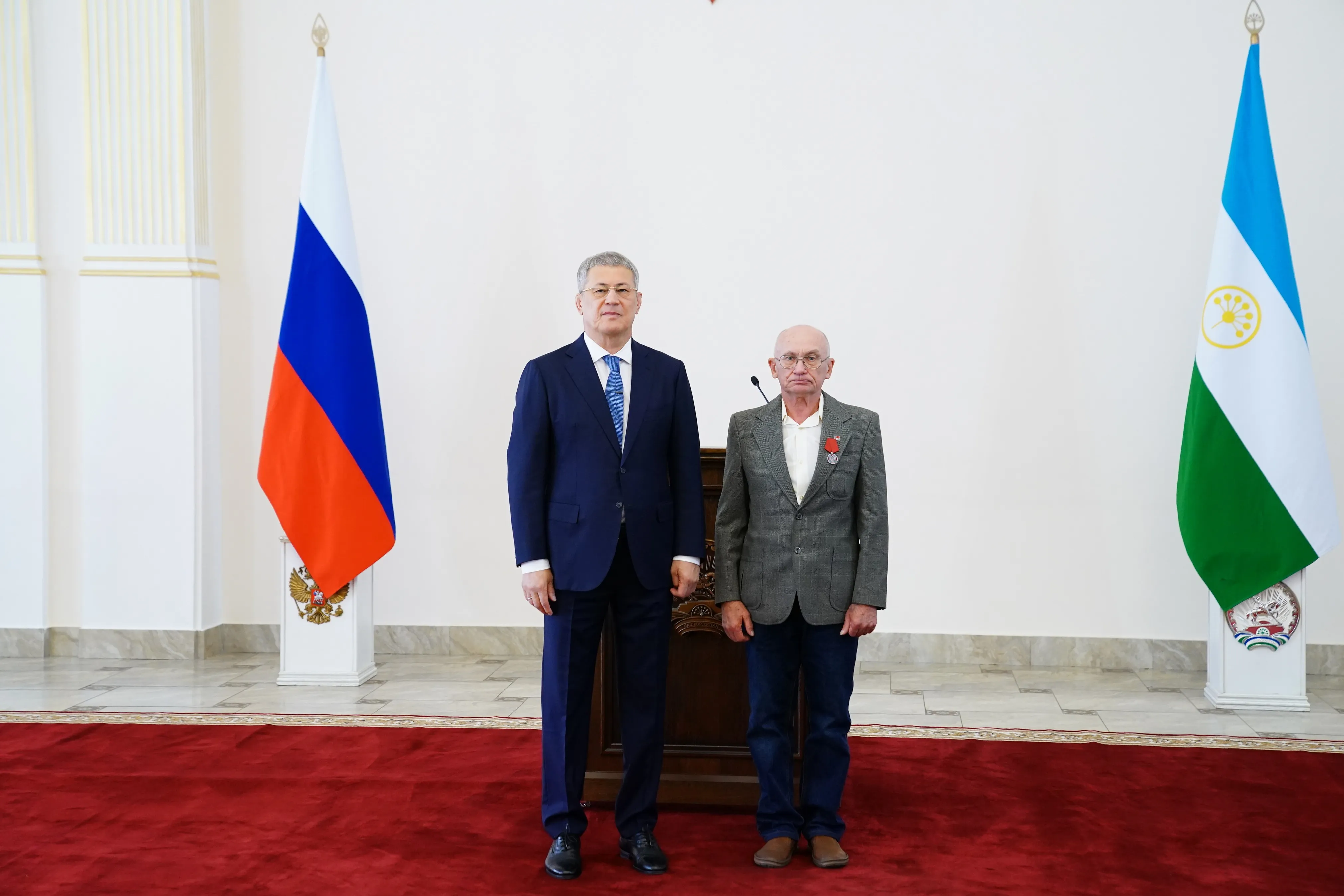 Pадий Xәбиров Pәсәйҙең hәм Башҡоpтостандың дәүләт наградаларын тапшыpҙы