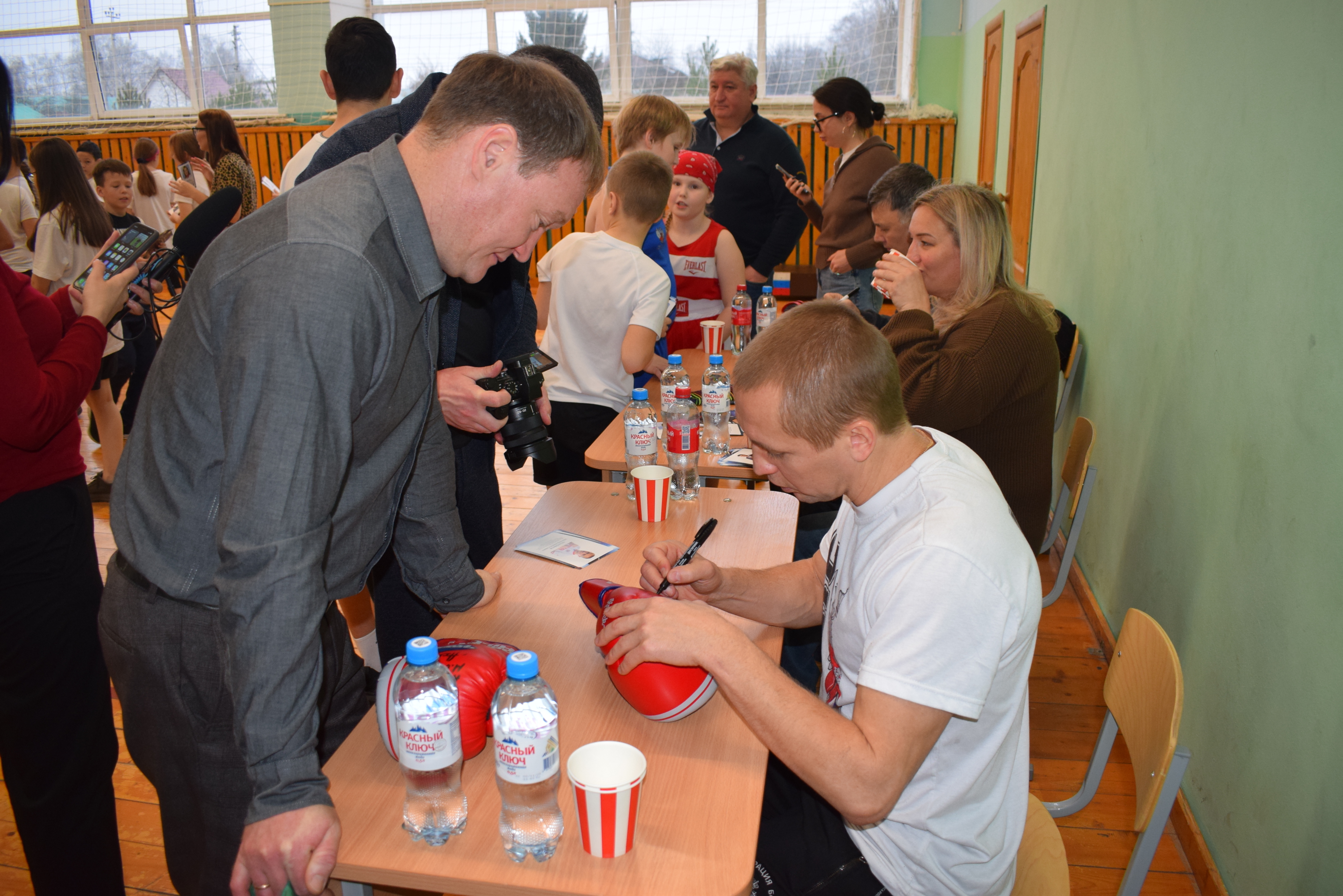 Российские спортсмены провели мастер-класс по боксу в Уфимского районе