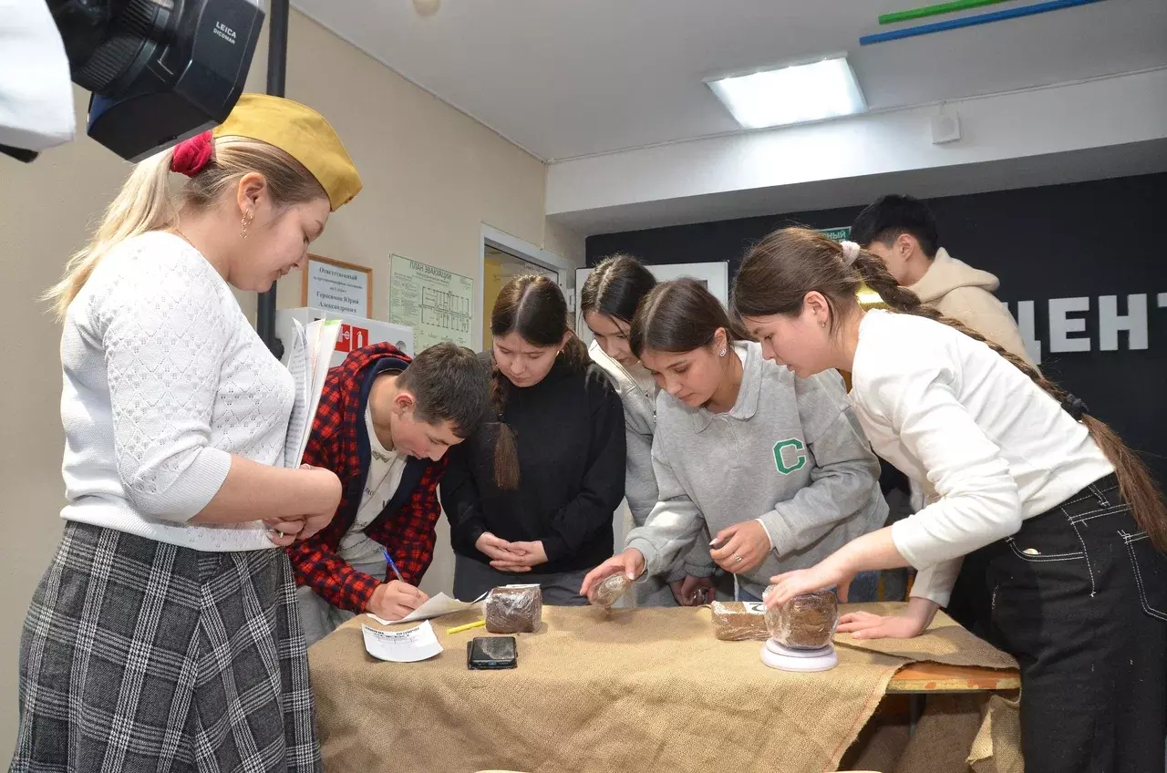 Ленинград блокадаһын иҫкә алып...