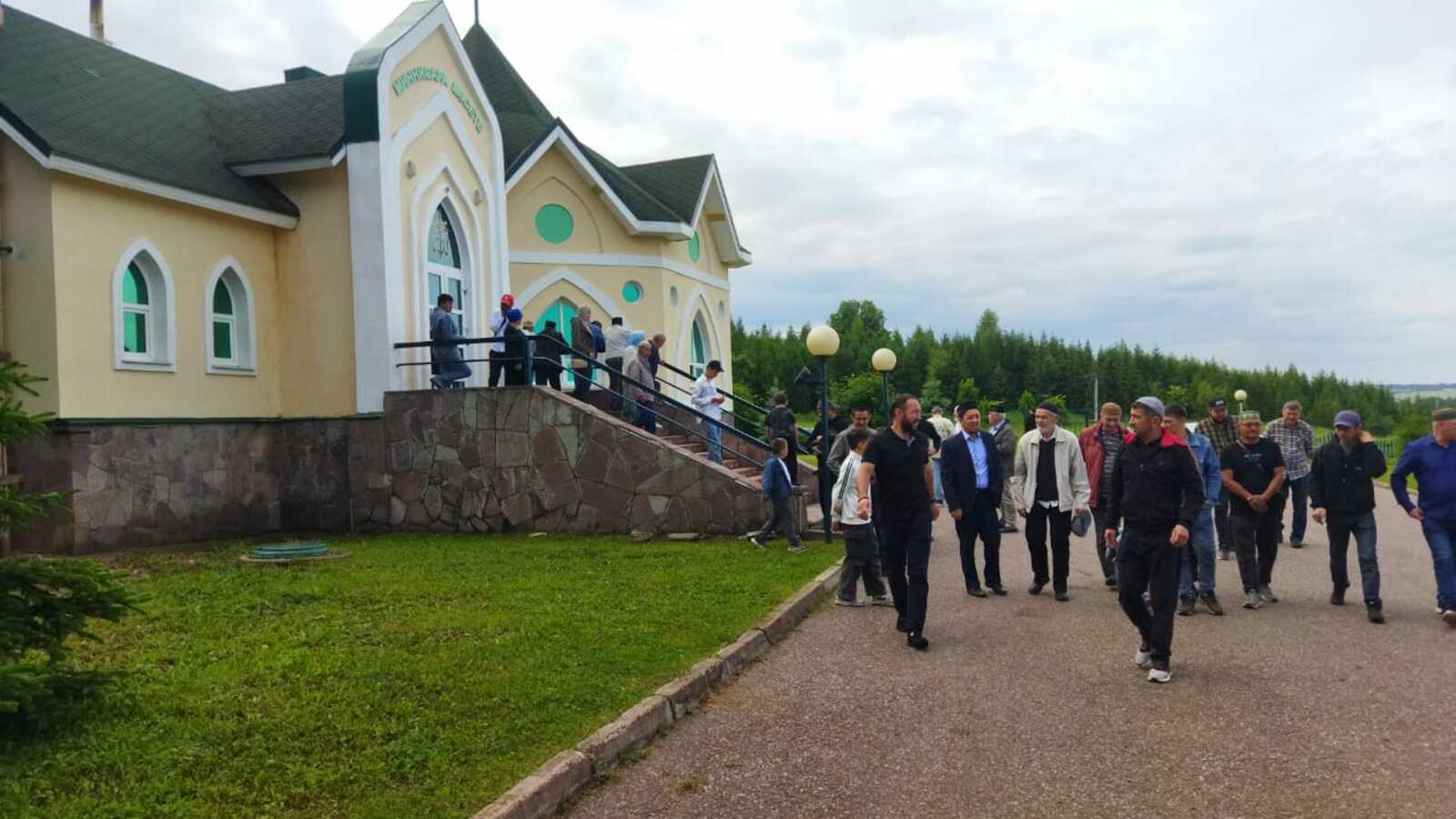 Йорт-илебеҙ тыныс, имен булһын!