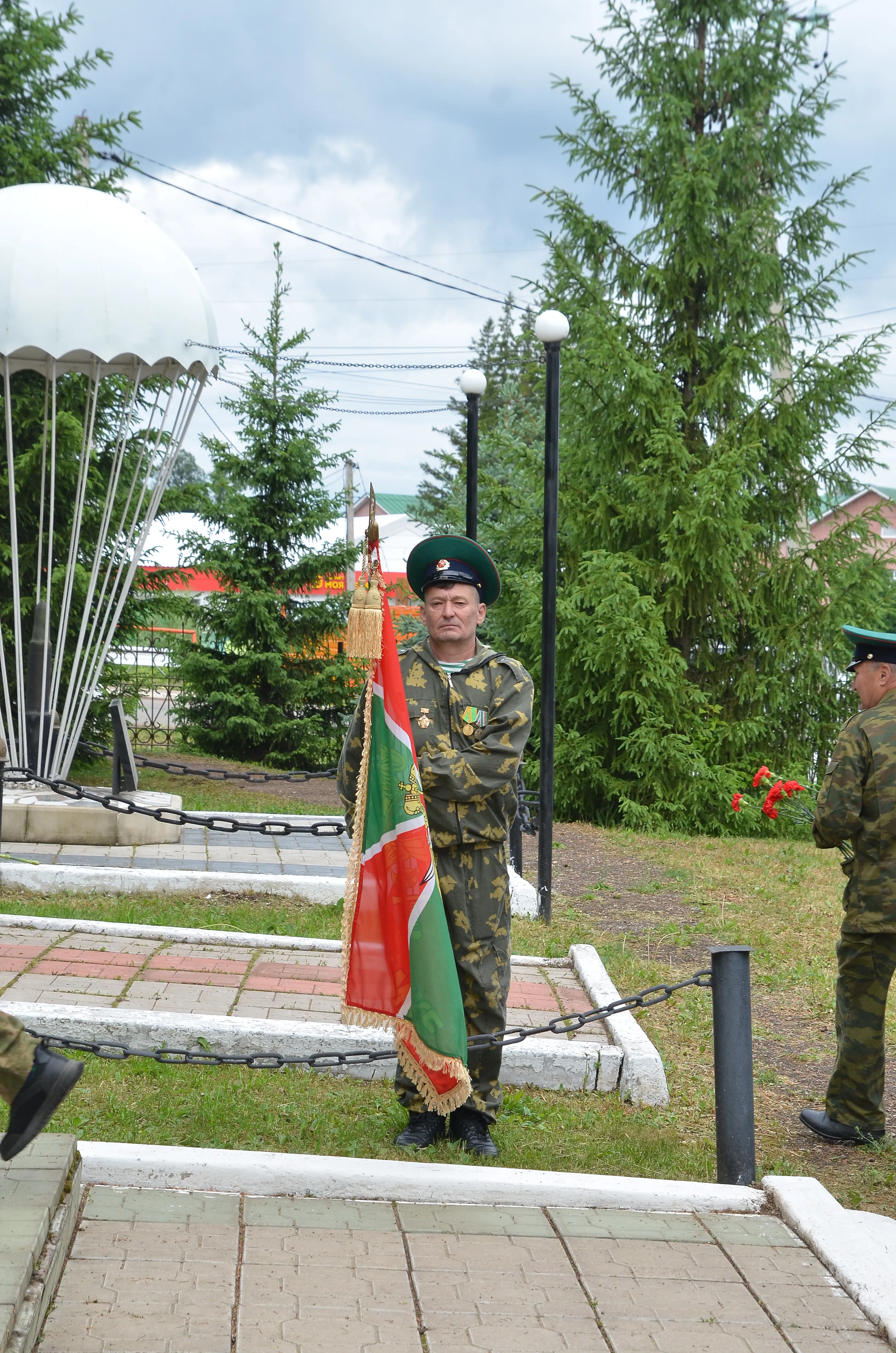 Сик һаҡсылары үҙ байрам көнөн митинг, автоуҙыш һәм шишмә асыу менән билдәләне
