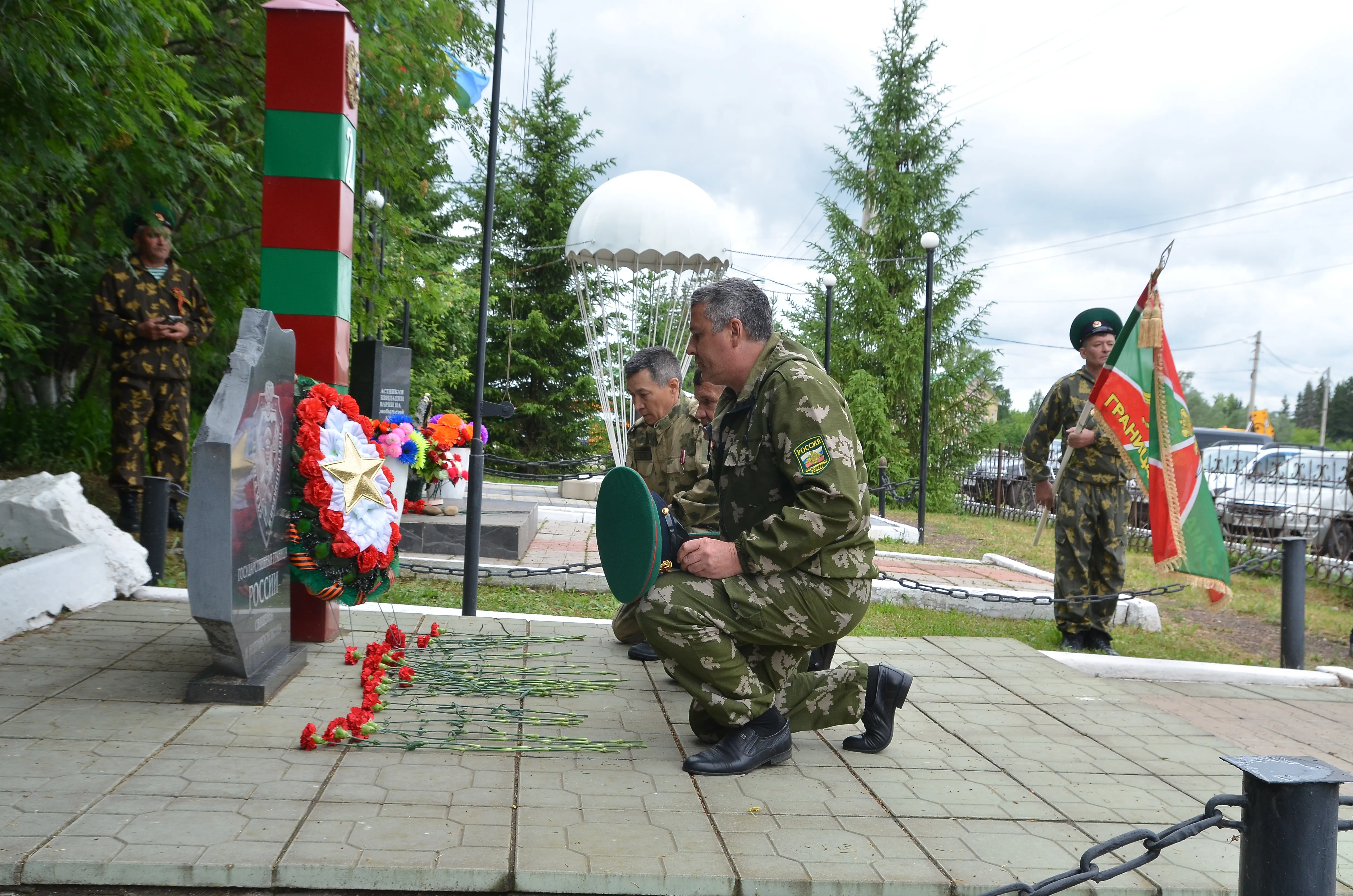 Сик һаҡсылары үҙ байрам көнөн митинг, автоуҙыш һәм шишмә асыу менән билдәләне