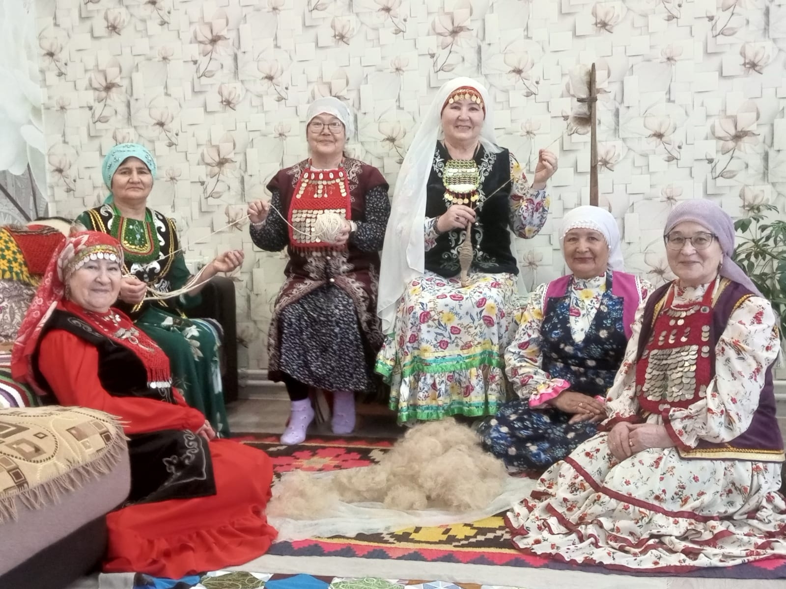 Күстәнәсле кәрзин - берҙәмлек,  дуҫлыҡ сағылышы