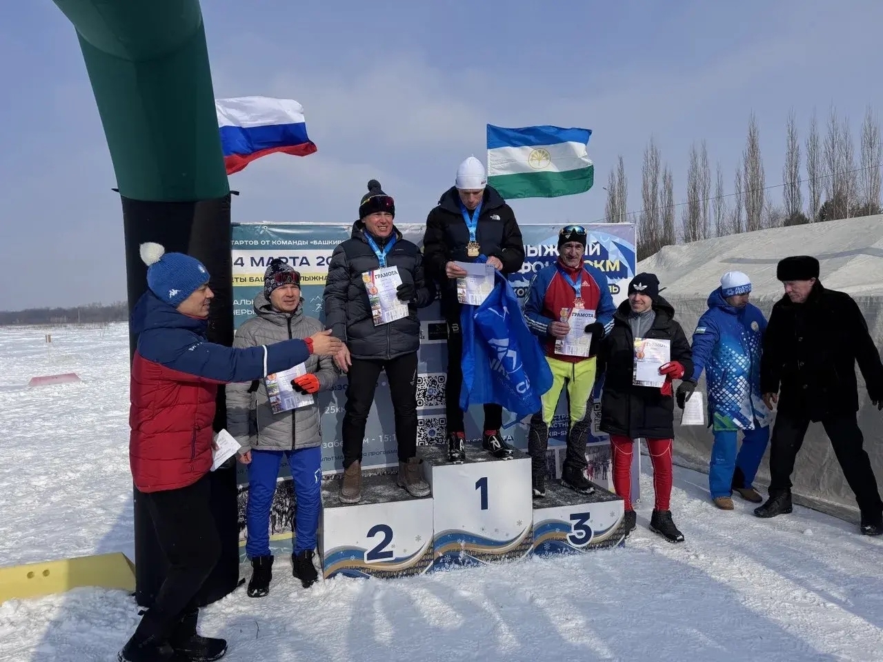 Тәүге урындарҙа- Ғафури ветерандары