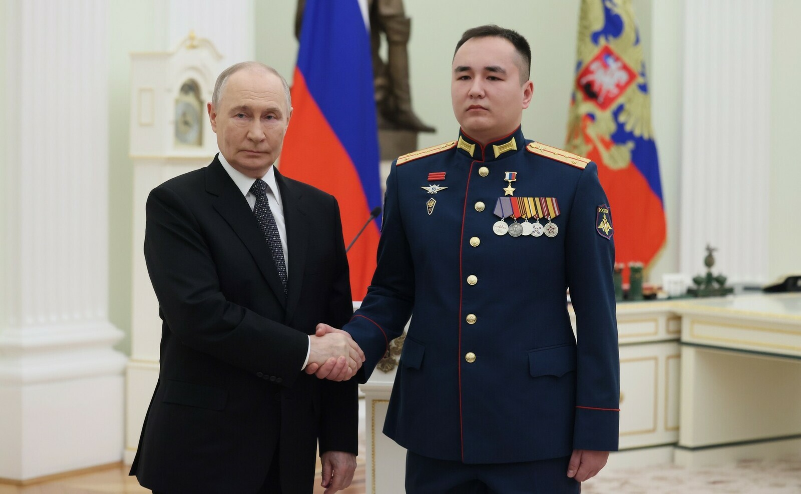 Путин вручил звезду Героя уроженцу Башкортостана