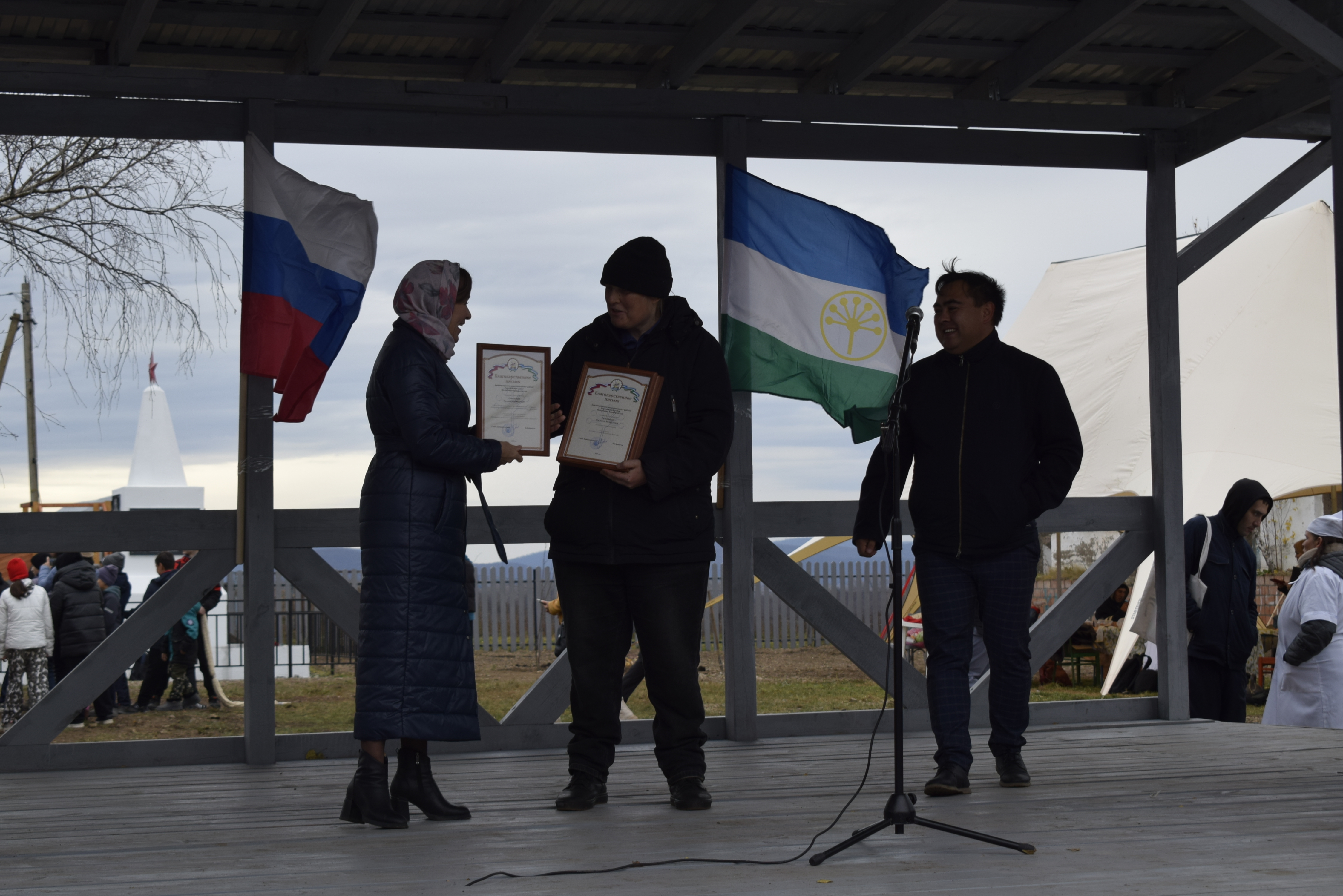 Быуындарҙы бәйләп, яугирҙарҙы данлайбыҙ