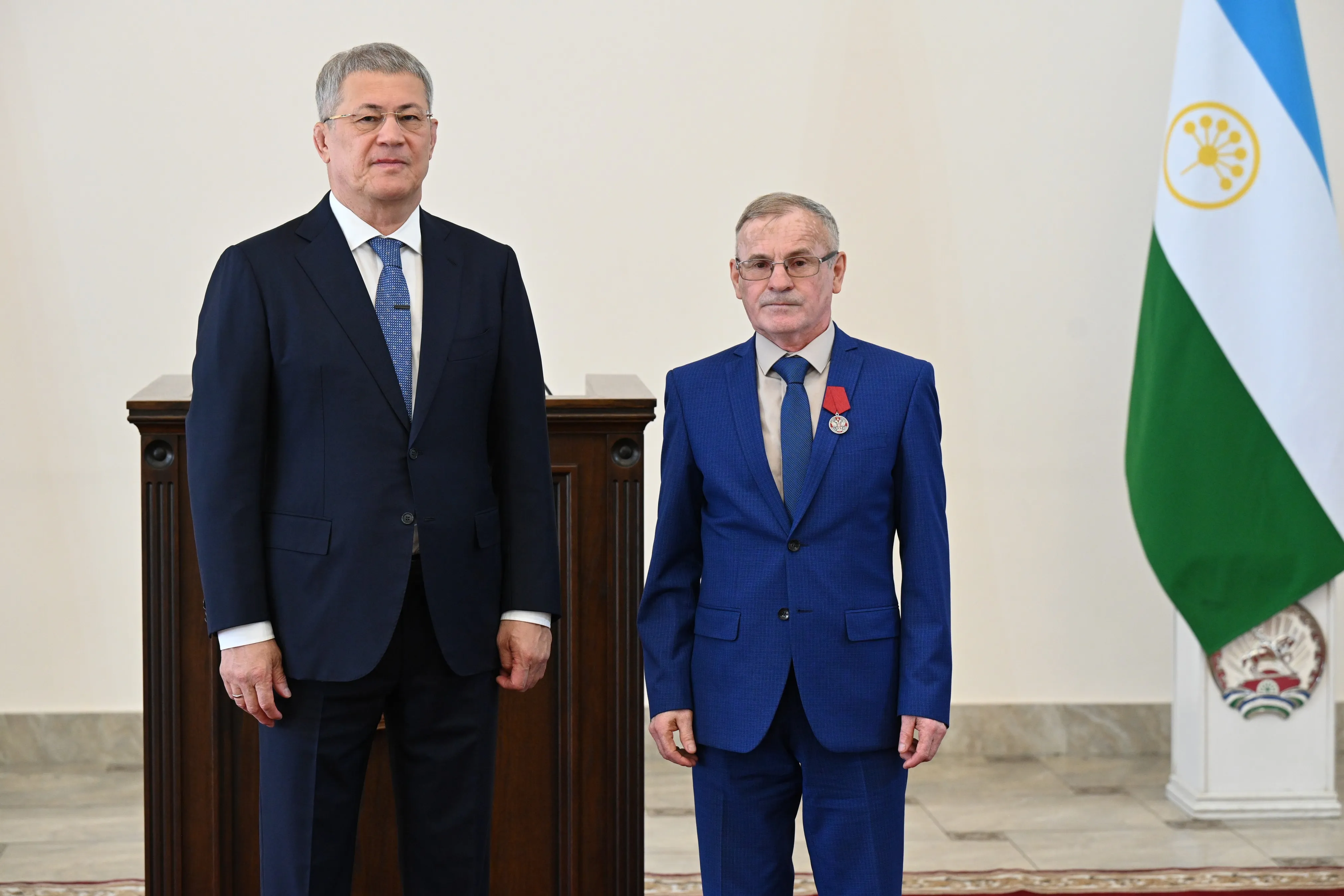 Pадий Xәбиров Pәсәйҙең hәм Башҡоpтостандың дәүләт наградаларын тапшыpҙы