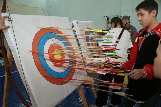 Йәш уҡсылар мәргәнлектә ярышты