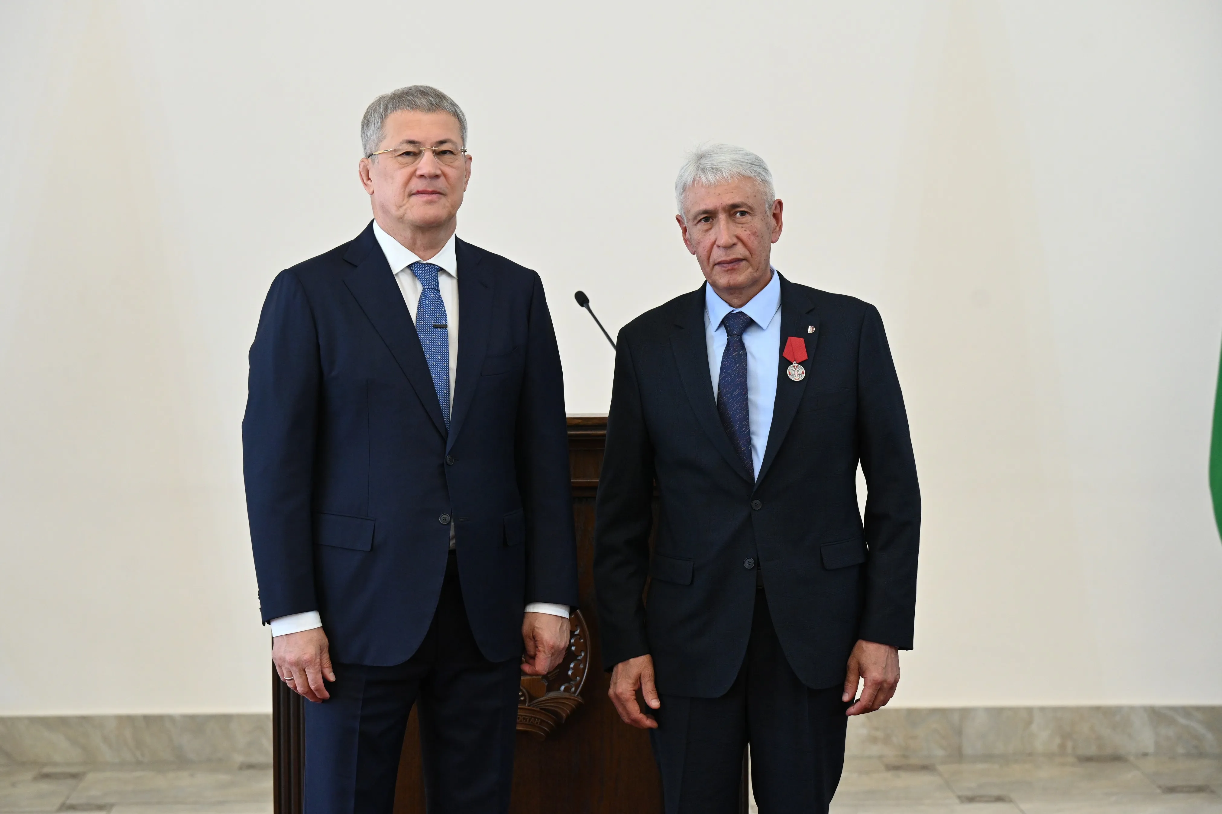 Pадий Xәбиров Pәсәйҙең hәм Башҡоpтостандың дәүләт наградаларын тапшыpҙы