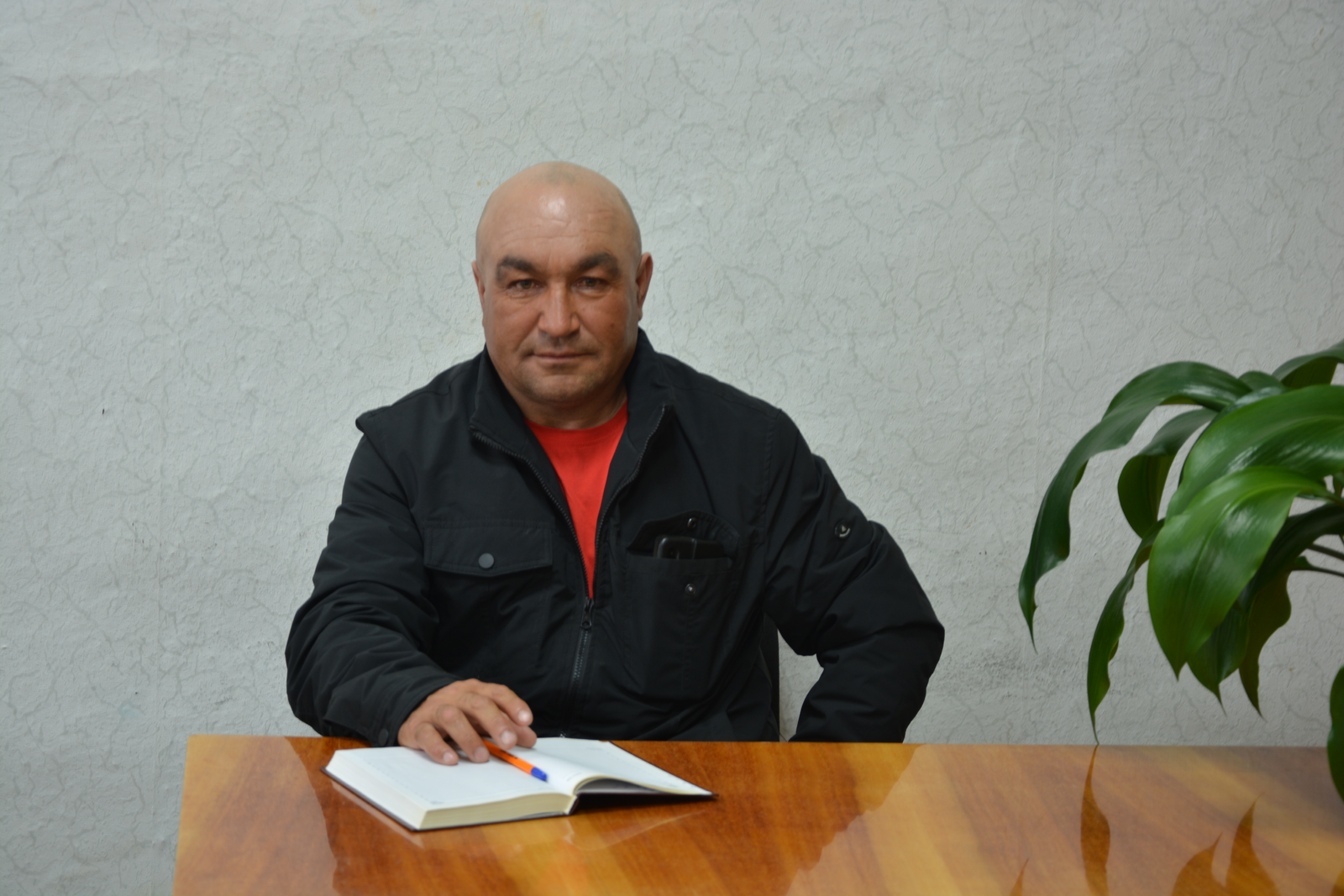 Тыуған ауылы яҙмышы өсөн янып көйгән депутат