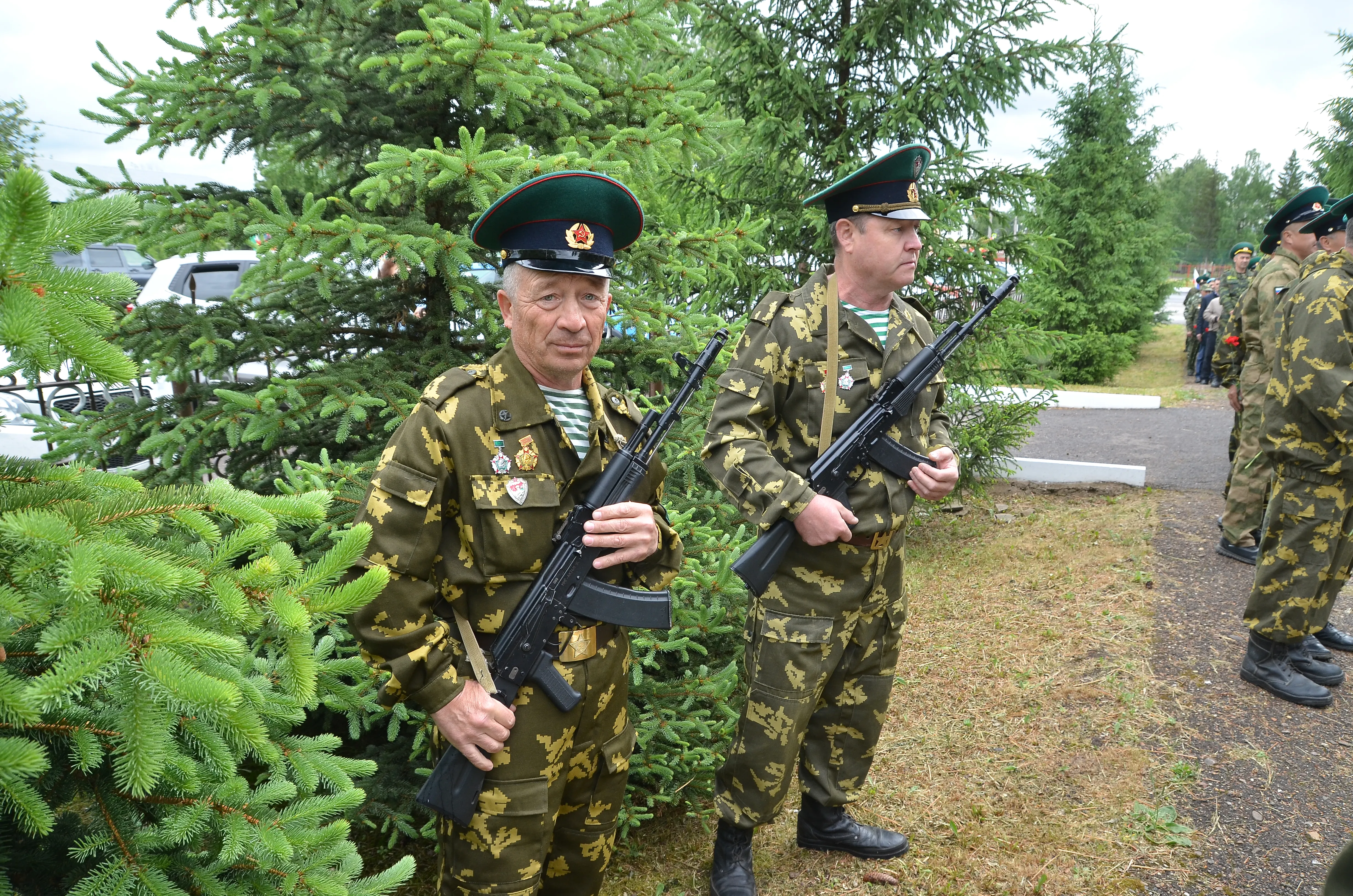 Сик һаҡсылары үҙ байрам көнөн митинг, автоуҙыш һәм шишмә асыу менән билдәләне