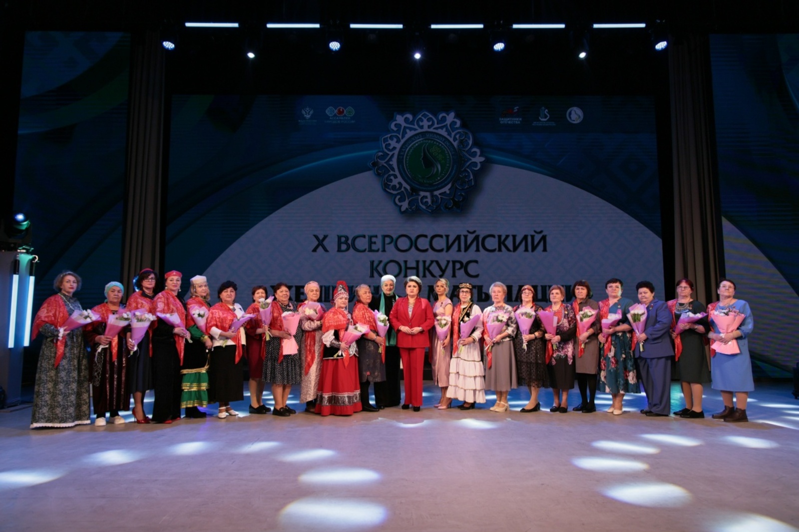 Миңзилә Лоҡманова “Ҡатын-ҡыҙ – милләт әсәһе” миҙалы менән бүләкләнде