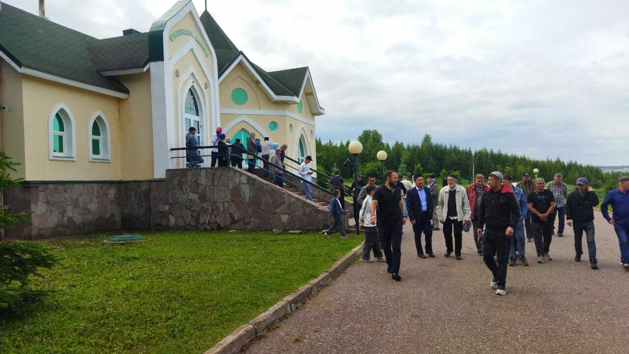 Йорт-илебеҙ тыныс, имен булһын!