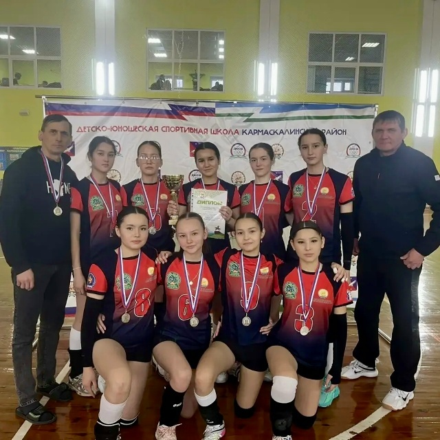 Спартакиаданың зона этабында районыбыҙ волейболсы ҡыҙҙары көмөш миҙал яуланы