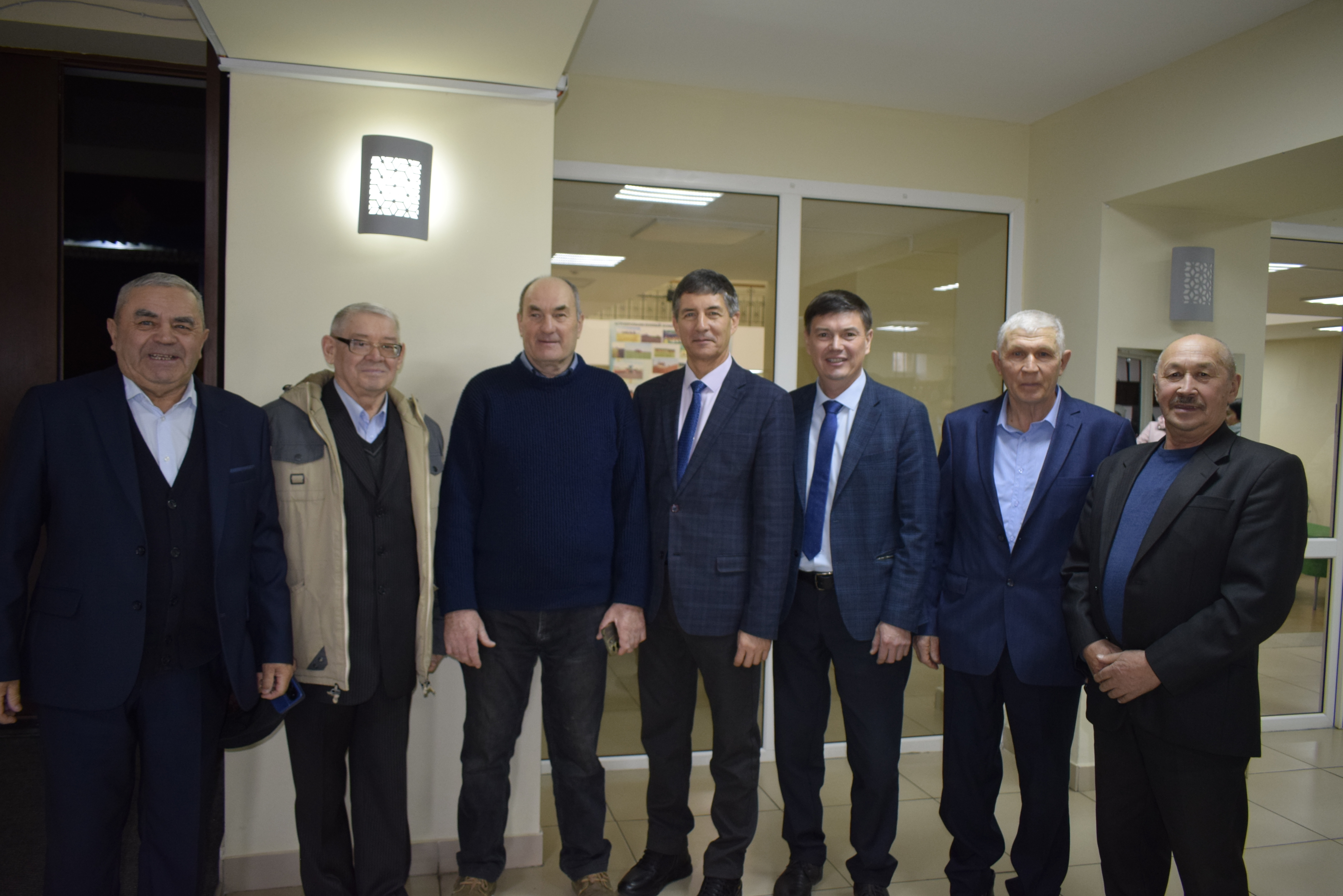 Ауыл эшсәндәре байрам итте